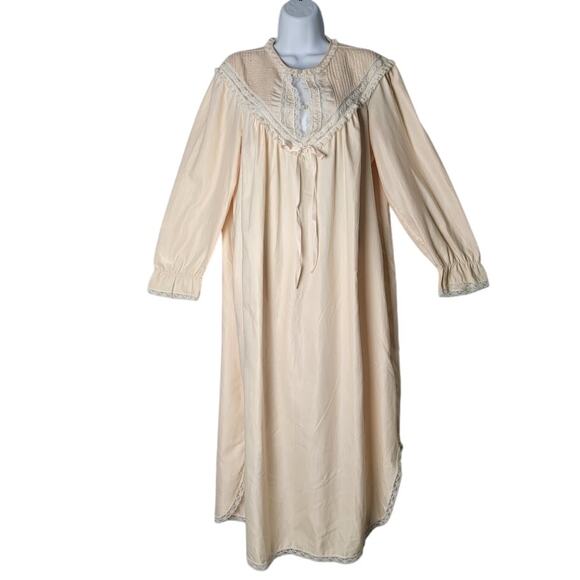 Vintage Barbizon Cuddleskin Nightgown M Cream Lace Trim Long Sleeve USA Made - Picture 1 of 10